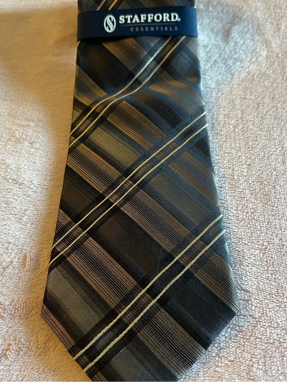 Stafford Essentials black and silver diagonal stripes silk tie